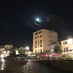 Du Port Hotel