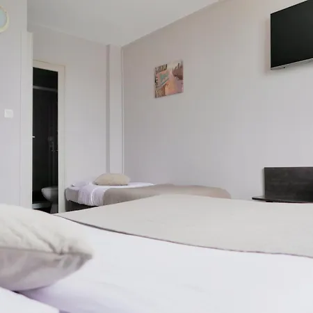 Du Port Hotel 2*