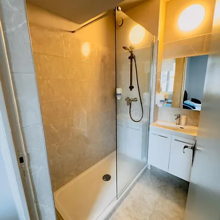 Du Port Hotel 2*