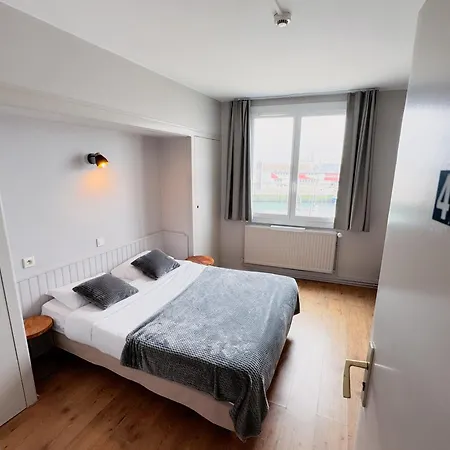 Du Port Hotel
