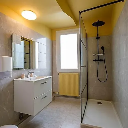 Hotel Du Port 2*